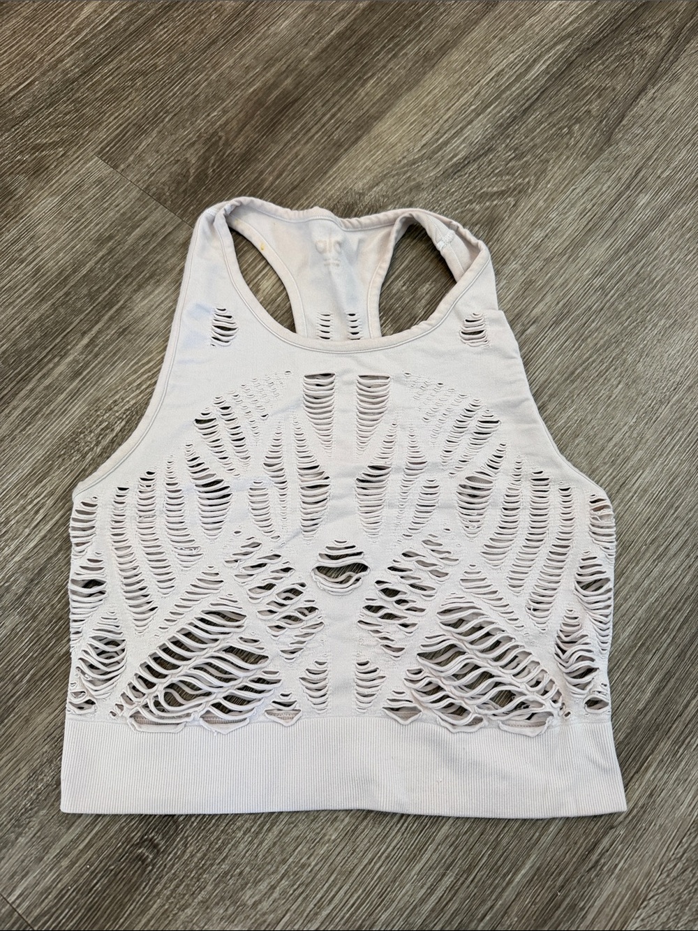Alo Yoga Vixen Fitted Crop Tank Top cutout gray medium